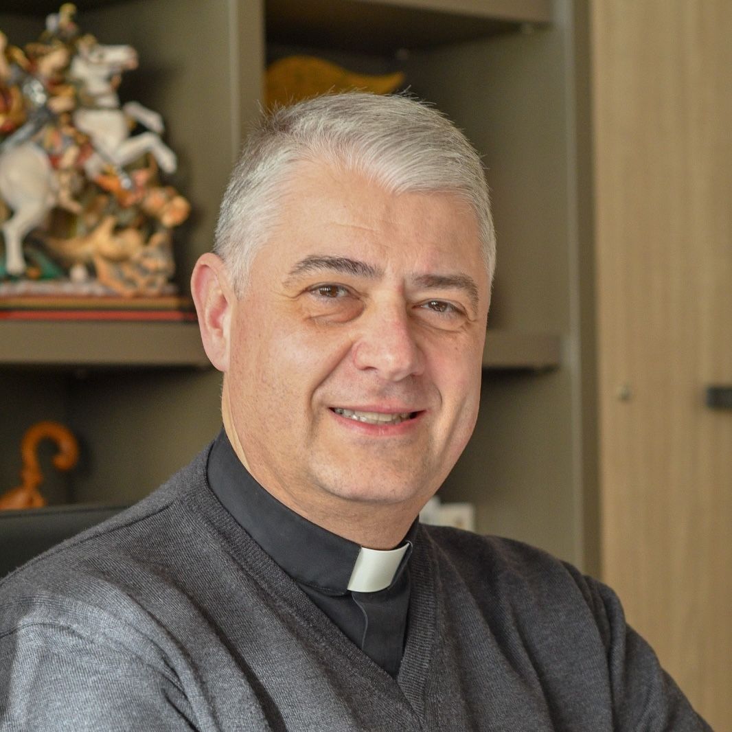 Padre Igor Manzillo